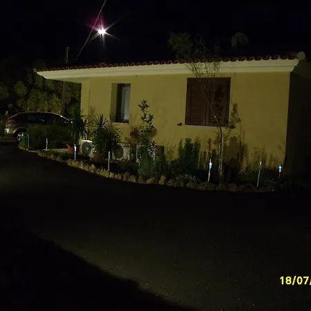 Casadelfaro Con Giardino A Pittulongu 600metri Dalla Holiday home Olbia