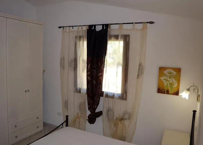 Casadelfaro Con Giardino A Pittulongu 600metri Dalla Holiday home Olbia